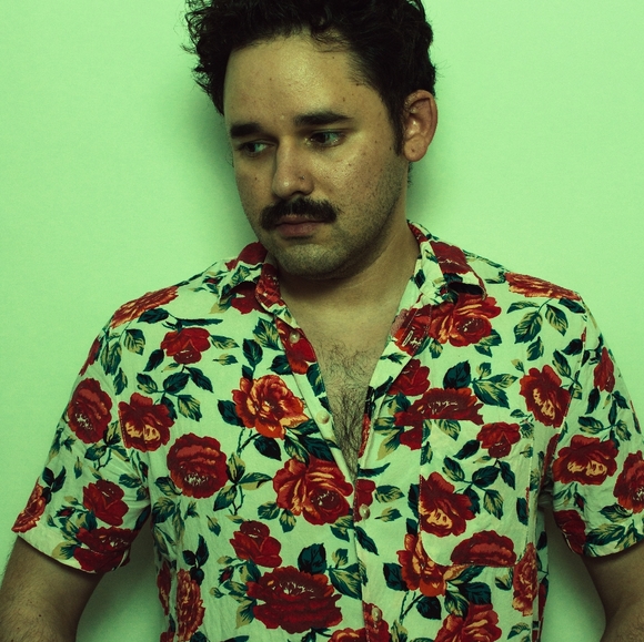 Meet your Posher, Alex - Picture 1 of 2